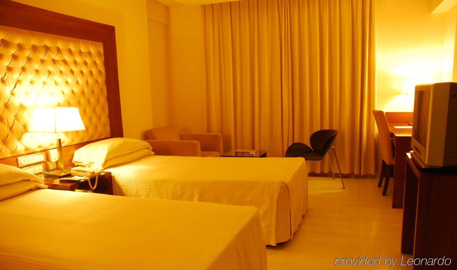 העיר בנגלור The Chevron Hotel חדר תמונה
